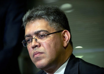 Venezuelan Foreign Minister Elias Jaua look on during a press conference in Mexico City, on November 4, 2013. Jaua is on a one-day official visit to Mexico. AFP PHOTO/RONALDO SCHEMIDT        (Photo credit should read Ronaldo Schemidt/AFP via Getty Images)