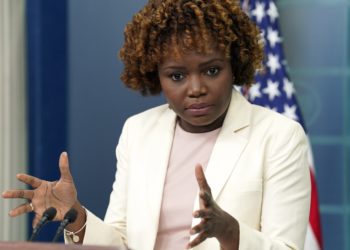 Washington (United States), 25/08/2022.- White House Press Secretary Karine Jean-Pierre speaks at a daily press briefing at the White House in Washington, DC, USA, 25 August 2022. (Estados Unidos) EFE/EPA/Yuri Gripas / POOL