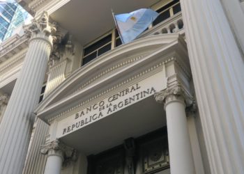 Vista general de la fachada del edificio del Banco Central de la República de Argentina en Buenos Aires (Argentina). EFE/Cristina Terceiro/Archivo