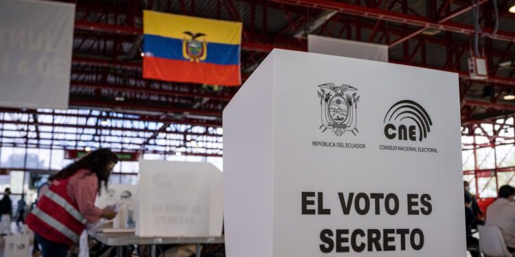 11/04/2021 April 11, 2021, Madrid, Spain: A woman is seen casting her vote during the Peruvian presidential elections in Madrid..Peru and Ecuador are two of the largest migrant populations in Spain. Today the general elections in Peru coincide with the second round of the presidential election in Ecuador. More than 150,000 people from Peru and about 180,000 from Ecuador are registered to vote from Spain in the presidential elections of their respective nations. In Ecuador Andrés Araúz and Guillermo Lasso compete for the presidency in the second round to succeed Lenín Moreno. On the other hand, in Peru, voters will have to choose between 18 presidential candidates and it is the first time that Peruvians living abroad can vote for representatives in Congress.
POLITICA 
Europa Press/Contacto/Diego Radames